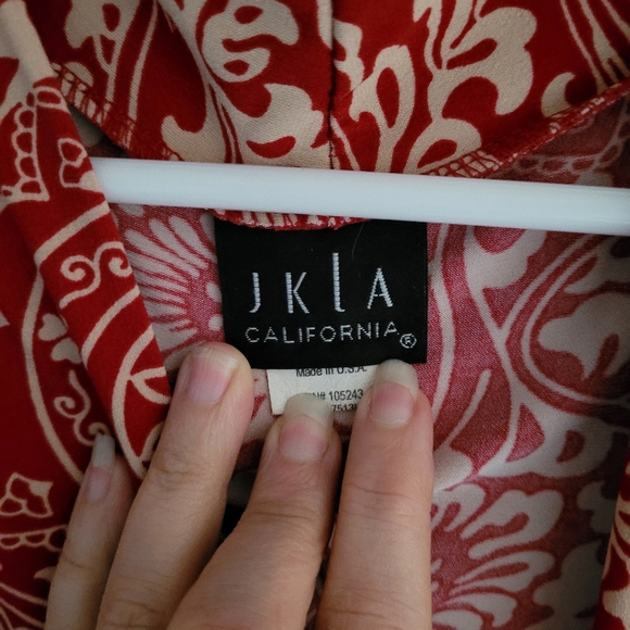 Women's Top - Picture 3 of 5